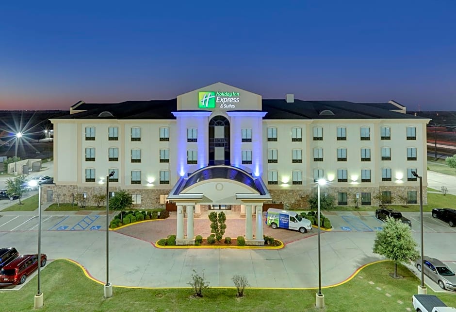 Holiday Inn Express & Suites Denton-UNT-TWU