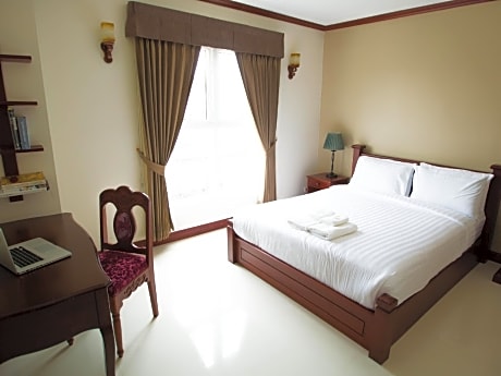 One Bedroom Apartment