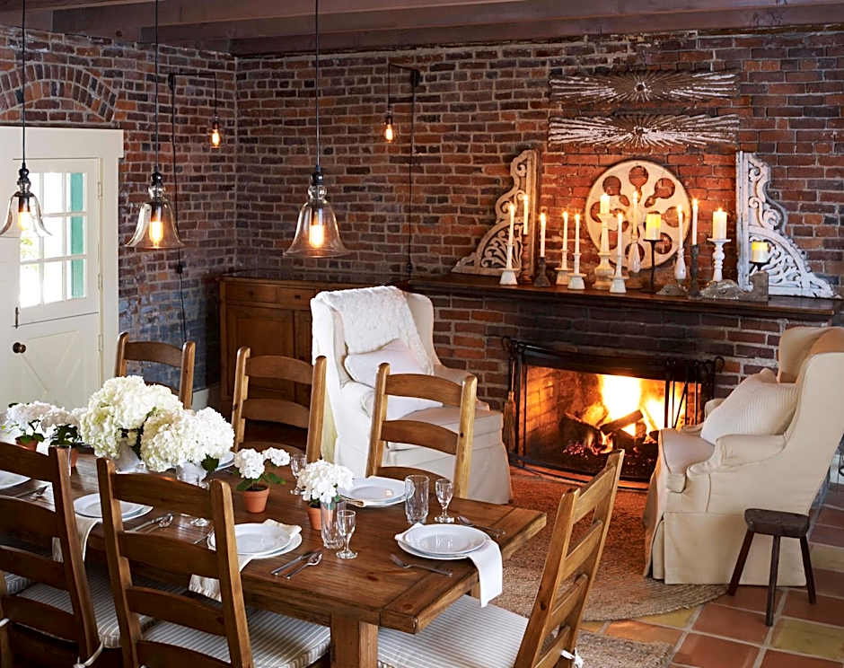 Maison Fleurie, A Four Sisters Inn