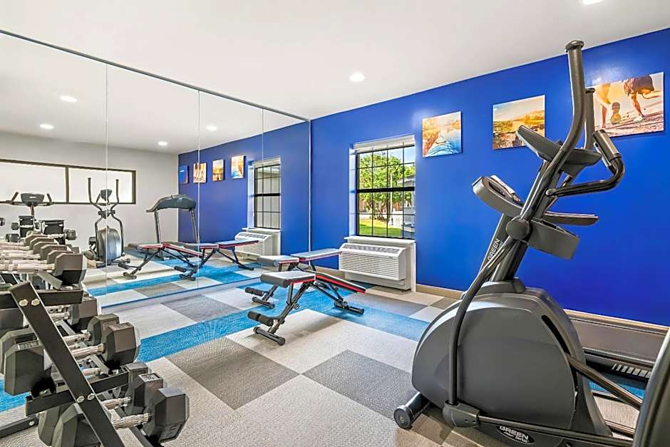 Comfort Inn & Suites River City Decatur