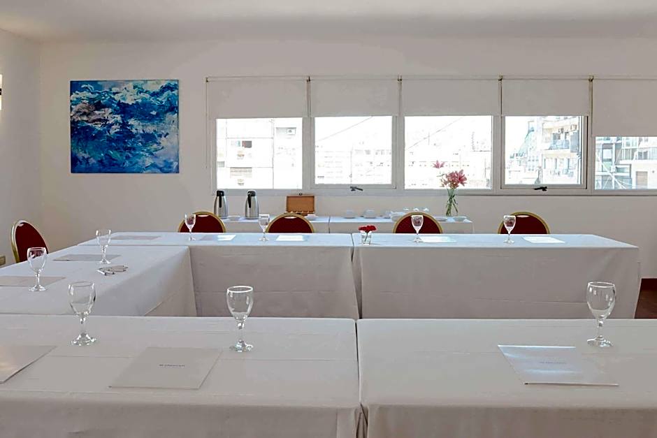 Dazzler by Wyndham Buenos Aires Maipu