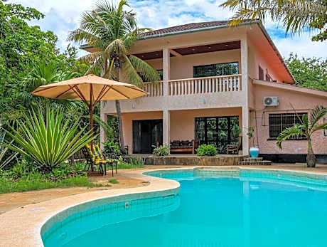 Tradewinds Lodge
