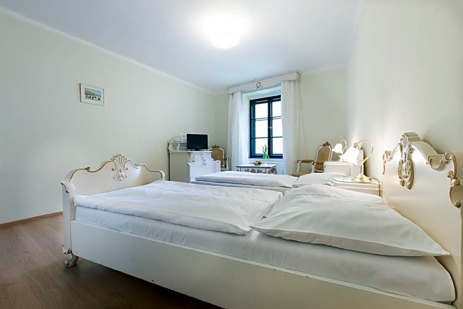 Deluxe 1 Double Bed or 2 Beds — 3 fotoğraftan 1. fotoğraf