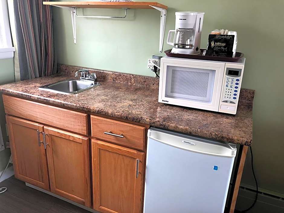 Perth Plaza Inn & Suites