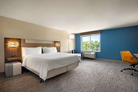 Standard King Room with Roll-In Shower - Mobility Access