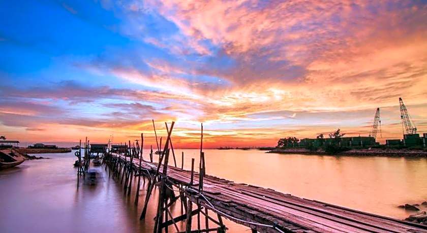 Nite And Day Batam Jodoh Square
