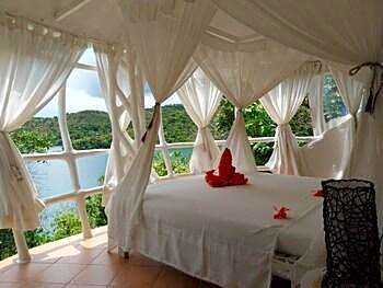 Al Faro Cosmio Hotel