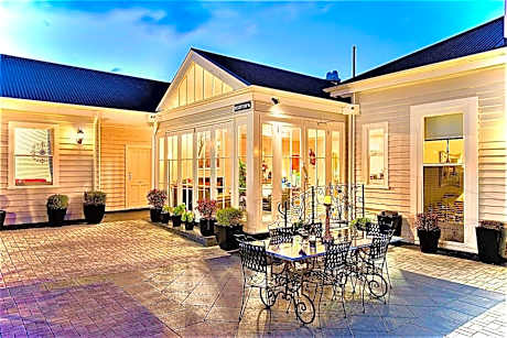 Kurrajong House