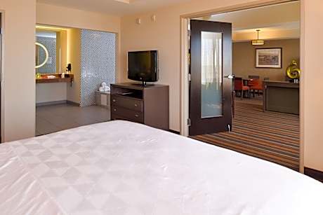 1 King Bedroom Suite