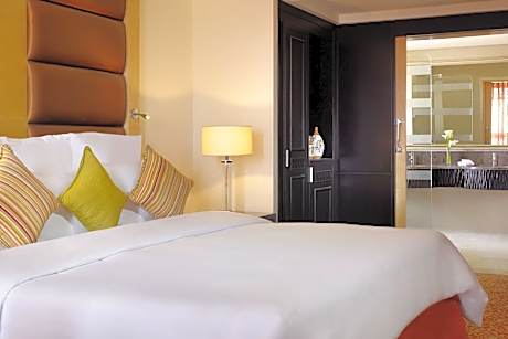 Deluxe Room, 1 King Bed