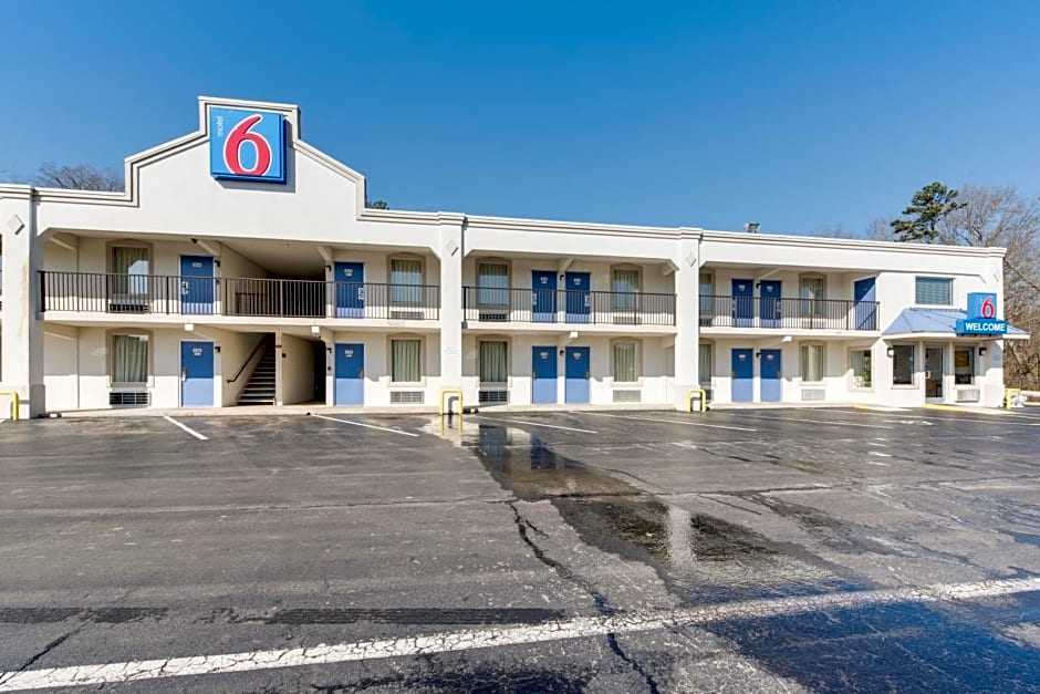 Motel 6 Kingston