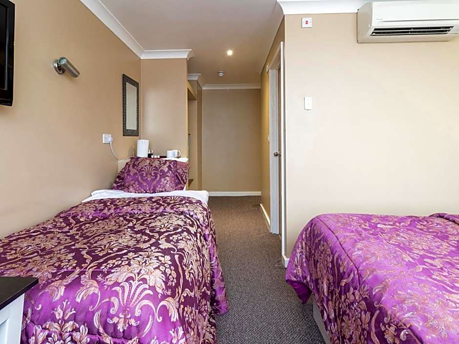 Zdjęcie 1 z 6 — Standard Triple Room