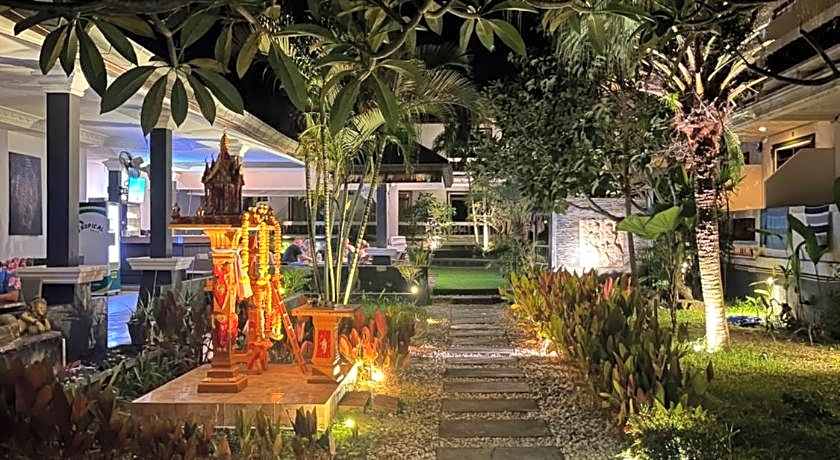 Tropical Palm Resort.