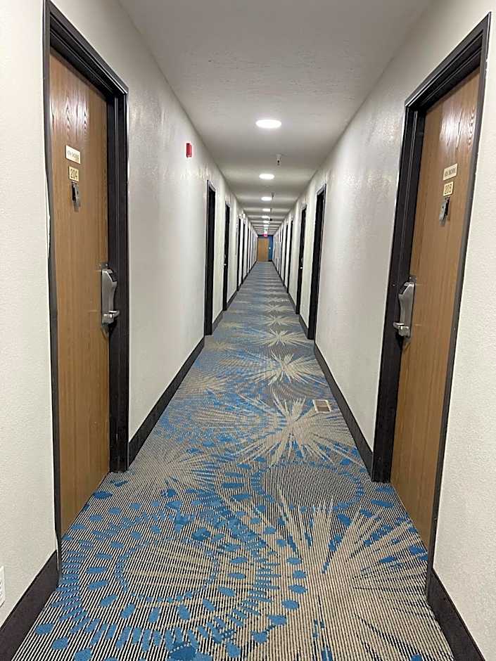 Days Inn by Wyndham Colby