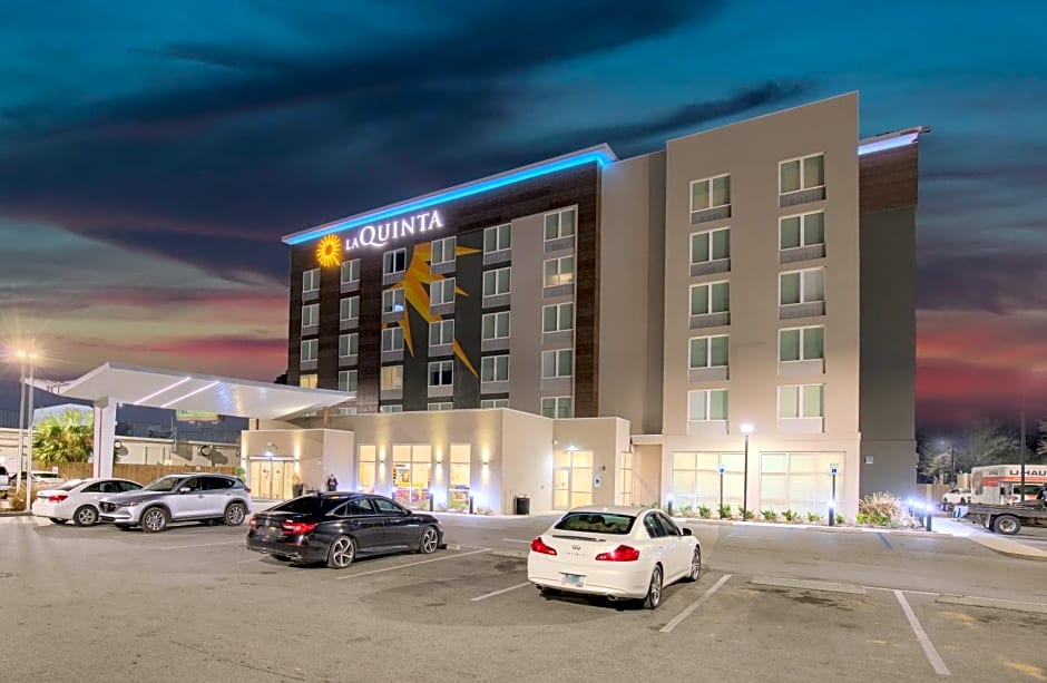 La Quinta Inn & Suites by Wyndham Mobile