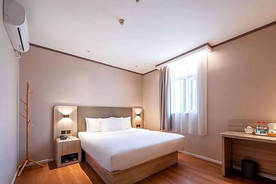 Hanting Hotel (Hefei Huaihe Road Pedestrian Street – Hefei, VA