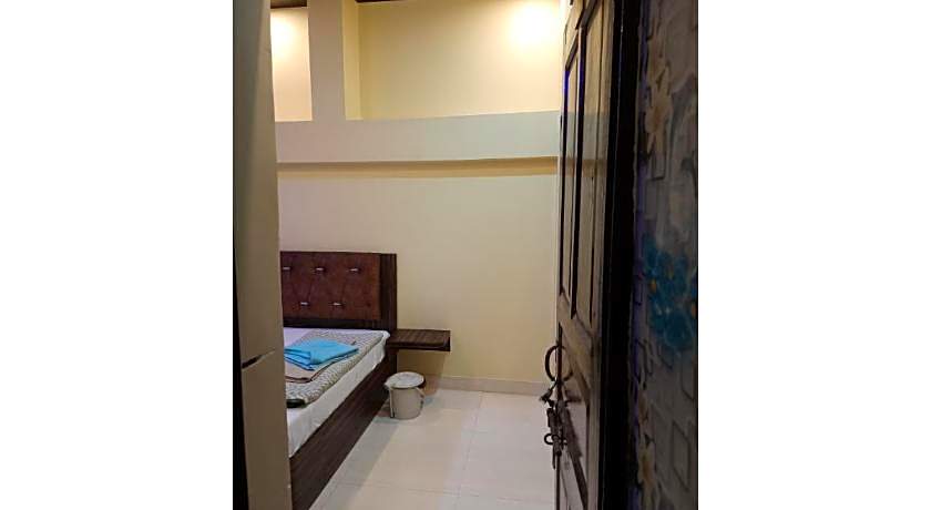 Khushi Paying Guest House