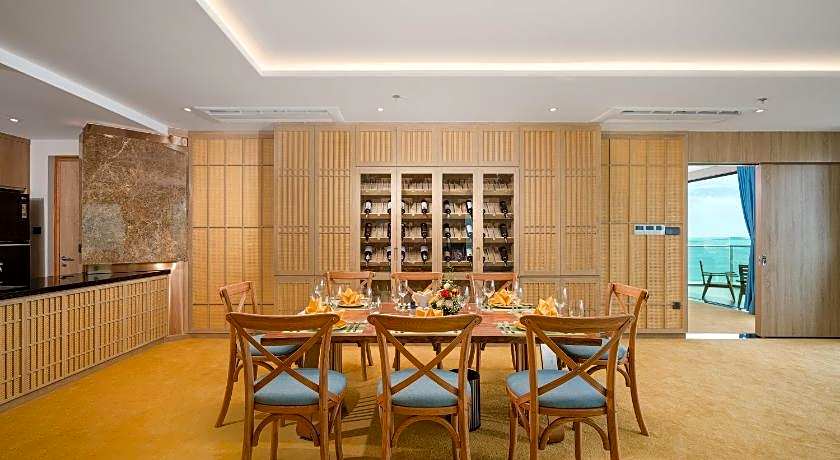 Sala Grand TuyHoa Hotel