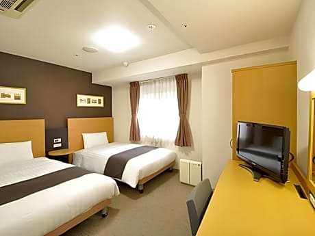 Standard Twin Room - Non-Smoking