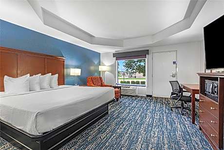 Large King Room - Non-Smoking