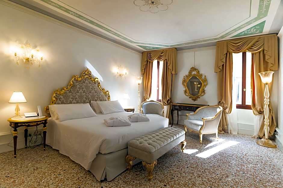 Ca' Bonfadini Historic Experience