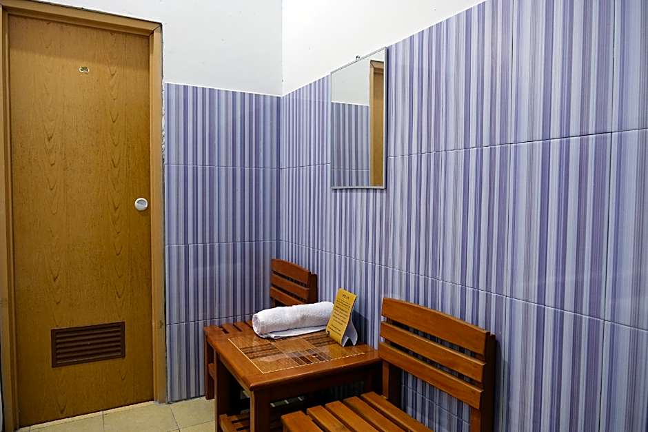 Hotel O Penginapan Annisya Near SMA Negeri 2 Mataram