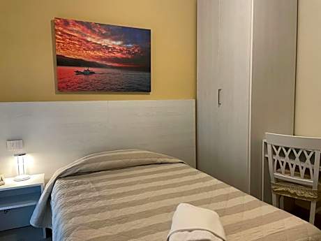 Single Room with Balcony and Sea View