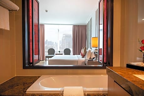 Luxury Quadruple Room (Main Tower)