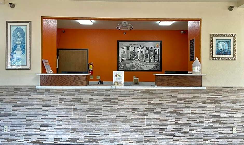 Super 8 by Wyndham Platte City Kansas City Area