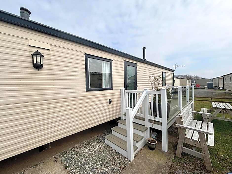 Mawson Retreat Dog Friendly Static Caravan