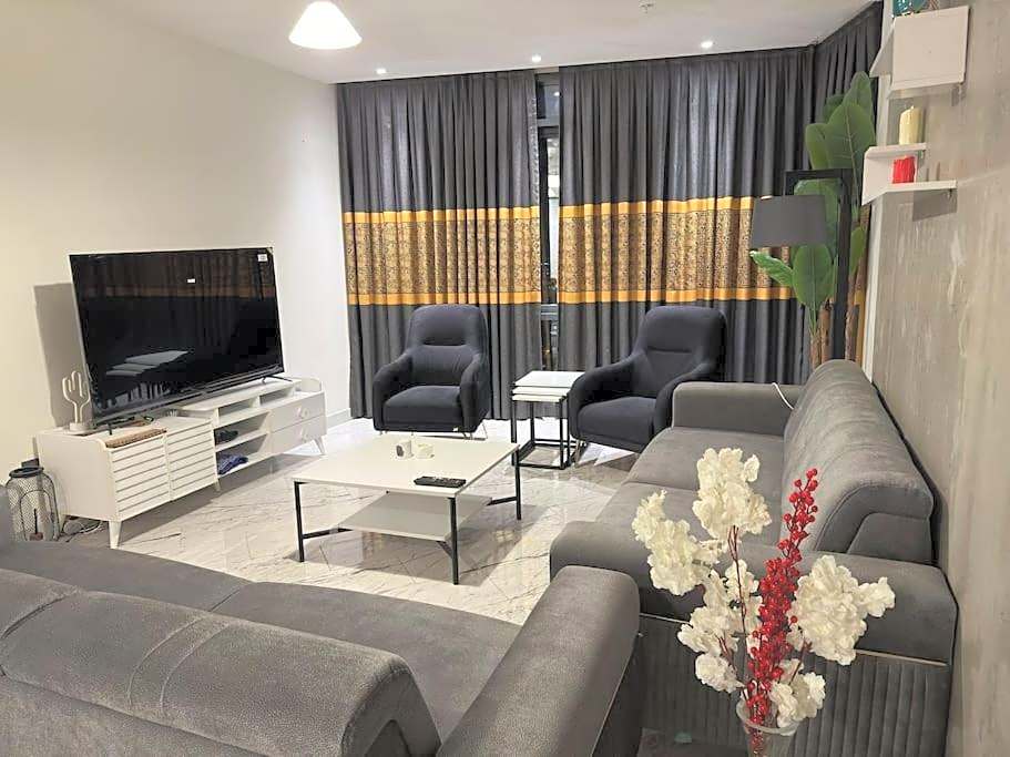 Luxury suites with gym and pool floor40