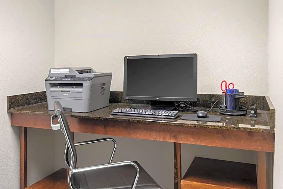 Comfort Inn & Suites Suwanee - Sugarloaf