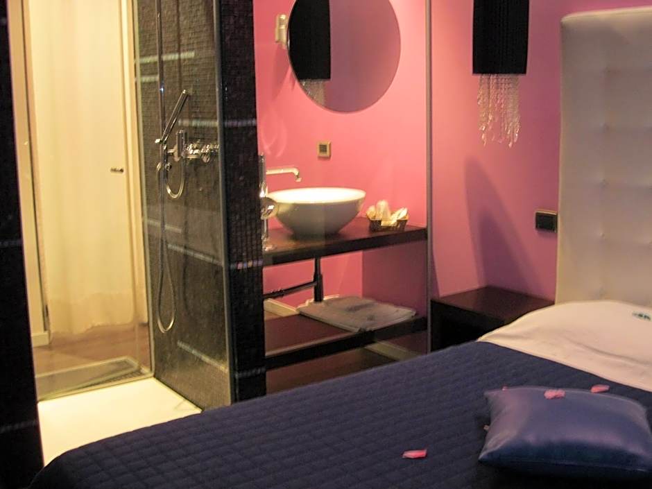 Hotel In - Lounge Room