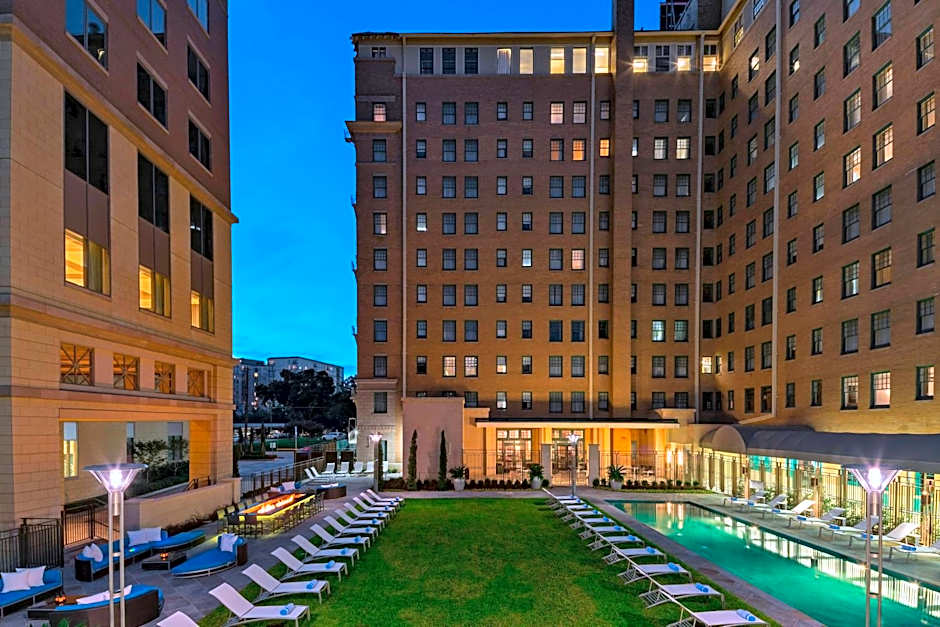 Le Meridien Dallas, The Stoneleigh