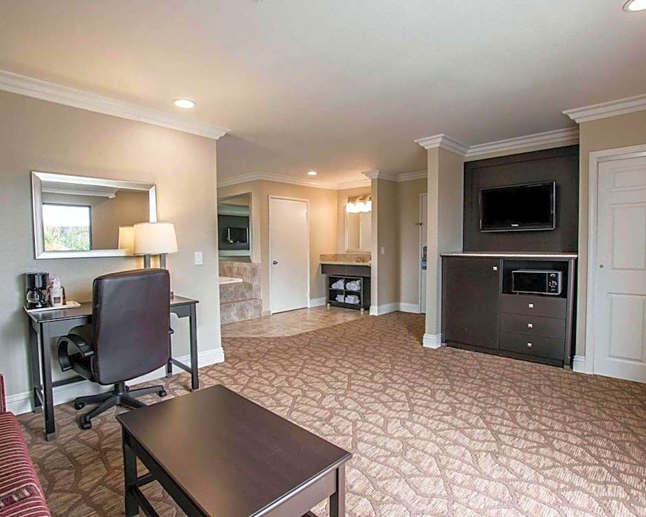 Comfort Suites San Clemente Beach