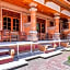 OYO 2411 Taman Mekar Beach Inn 2