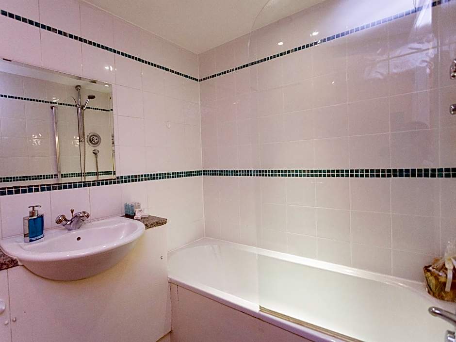 Live in Leeds Millenium Square Apartment