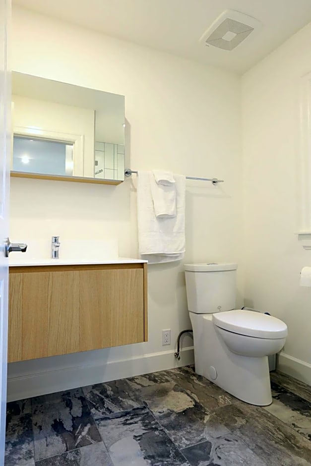 Vancouver Traveller B&B