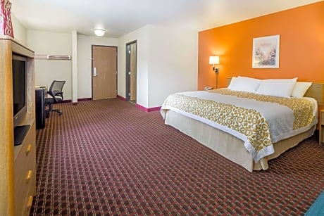 1 King Bed Non-Smoking
