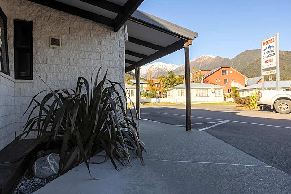 Alpine Glacier Motel