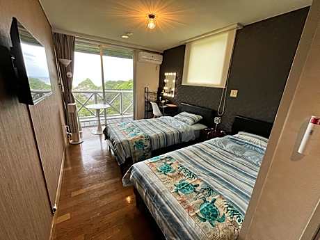 Quadruple Room with Bathroom
