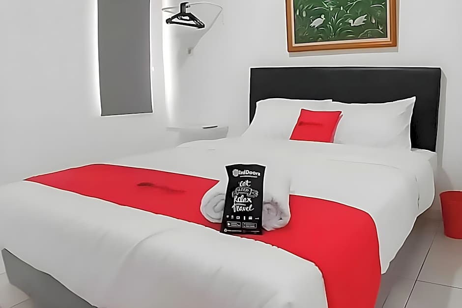 RedDoorz Syariah @ Jl Raya Sukabumi