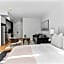 Luxe Studio w Juliet Balcony in Upper East