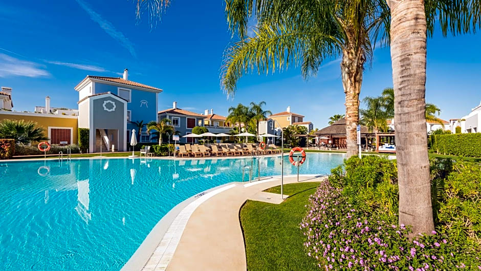 Cortijo Del Mar Resort