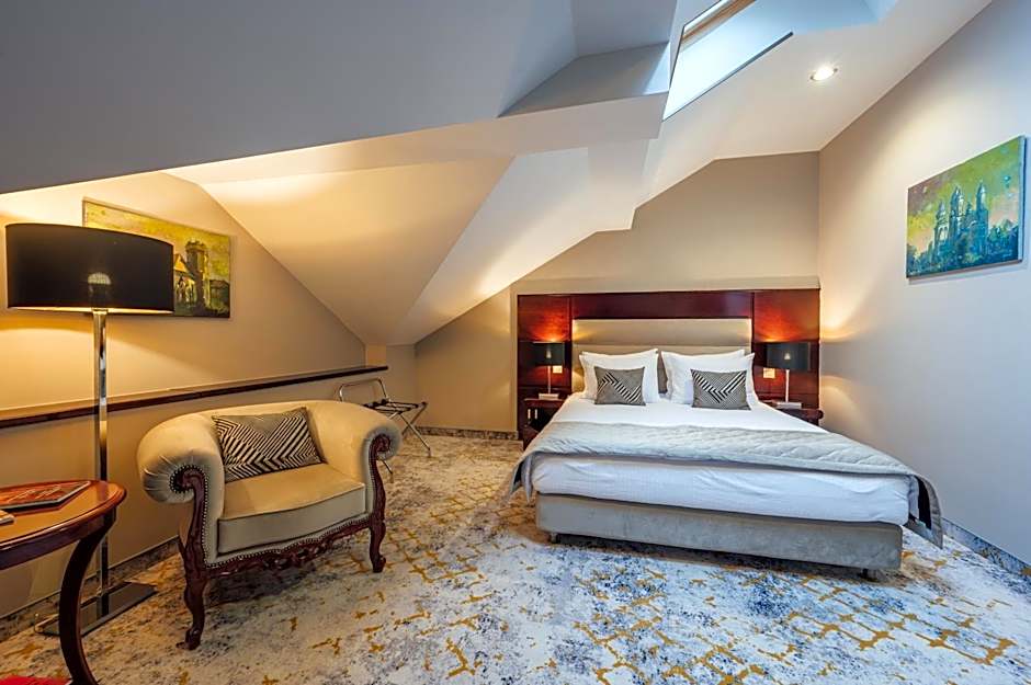 L`Art Hotel Carei