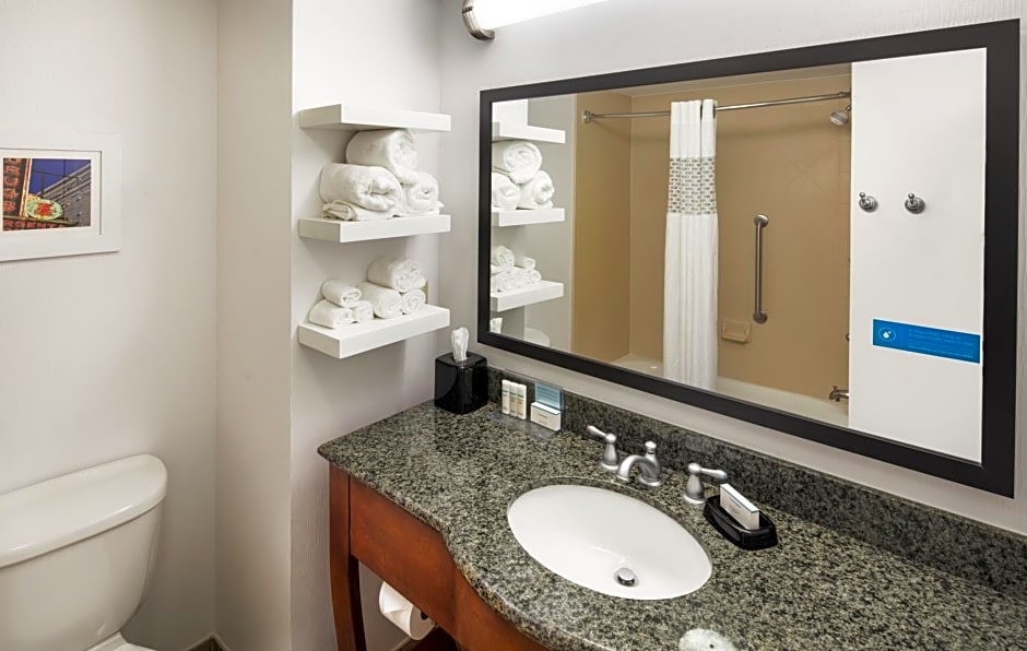 Hampton Inn & Suites Little Rock-Downtown