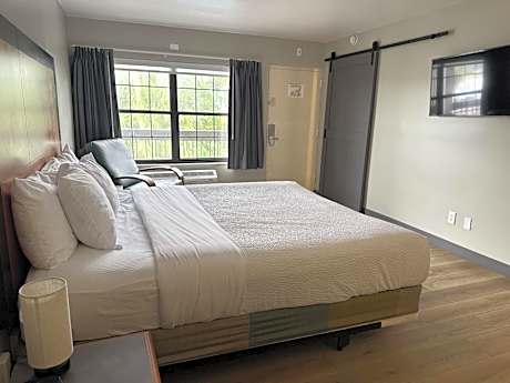 La Quinta Inn & Suites by Wyndham Tampa Bay Airport