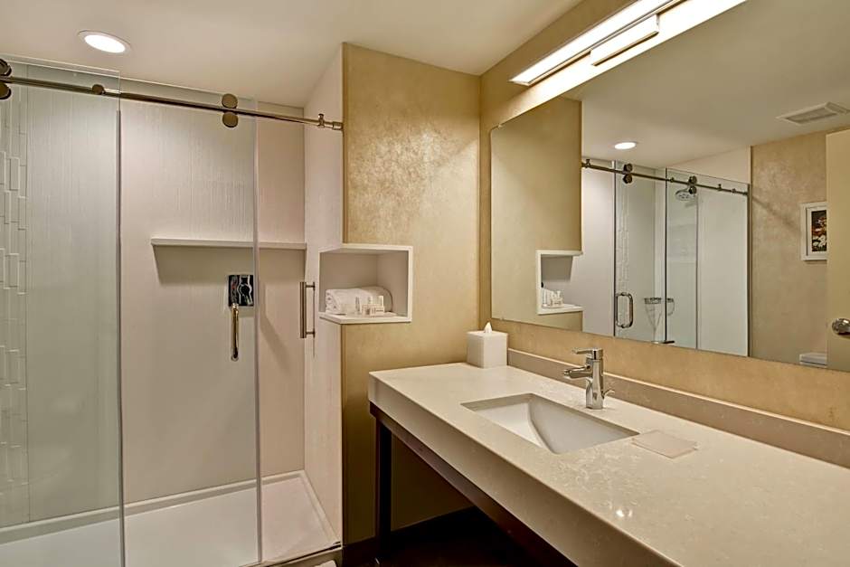 Courtyard by Marriott Long Island Islip/Courthouse Complex