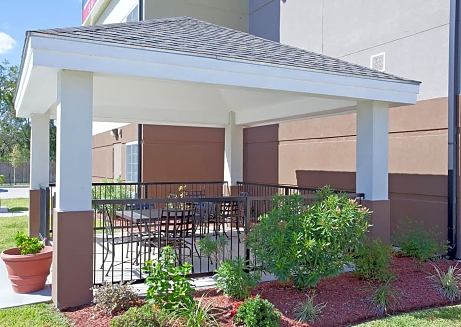 Candlewood Suites Lake Jackson, an IHG Hotel