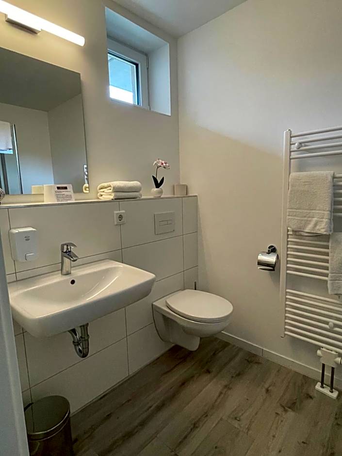 PRIMA Inn HOTEL & HOF NEURUPPIN - digitales & rezeptionsloses Motel